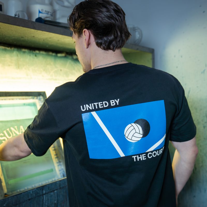 T-shirt United by the court